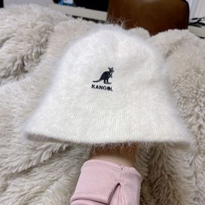 Kangol Fuzzy off-white Bucket Hat